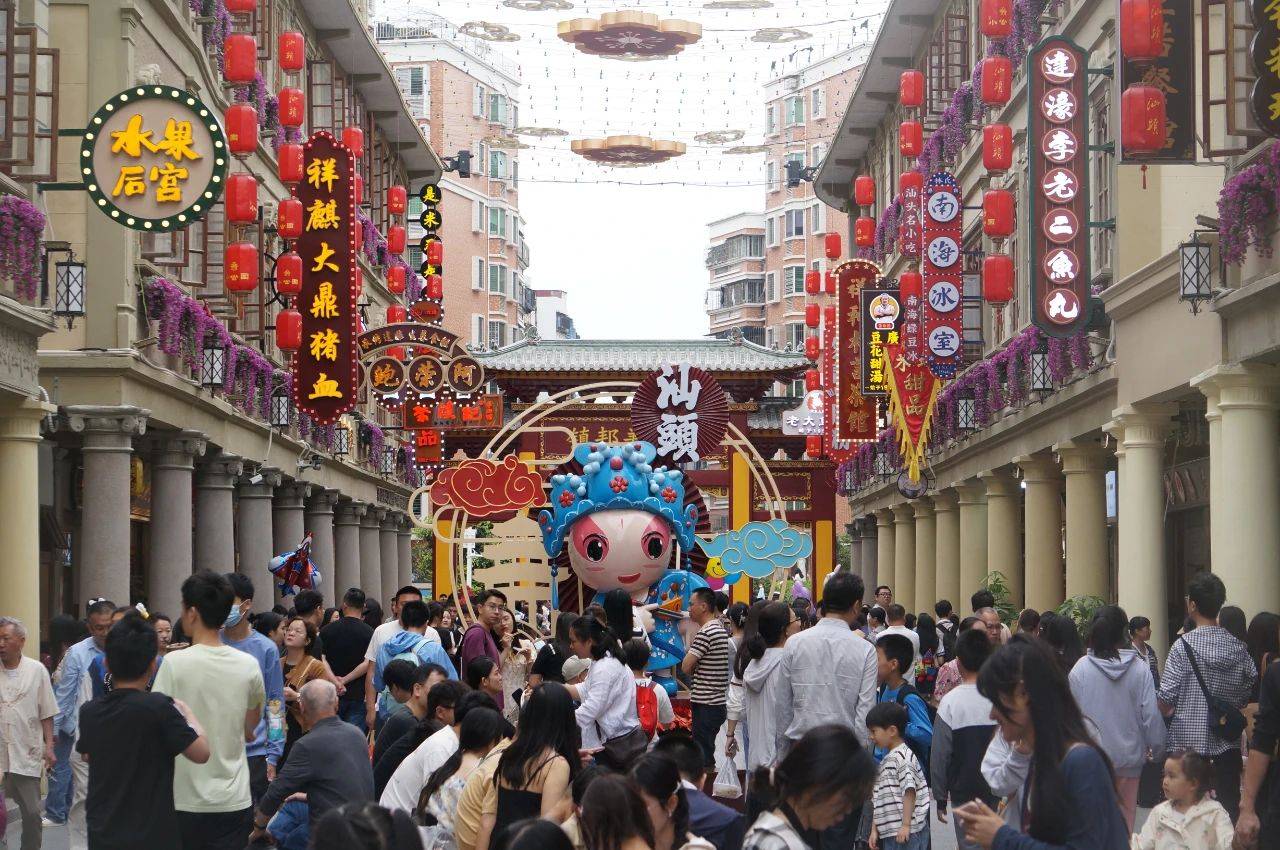 跟着“小龙女”李若彤，到小公园打卡潮汕美食